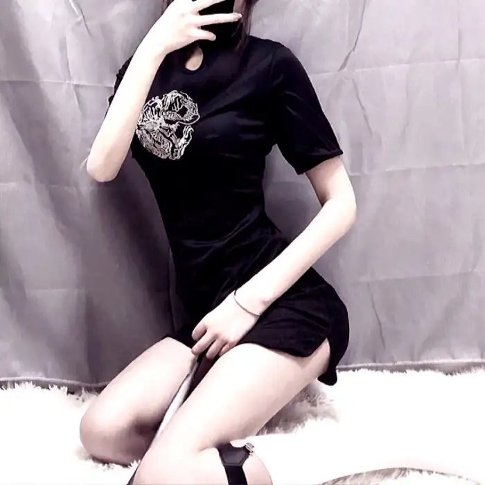 裸女行尸